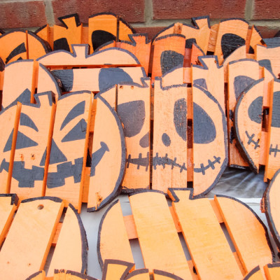 Pallet Pumpkins