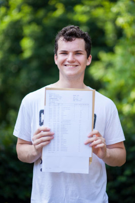 results day 2016 033 results day 2016 033